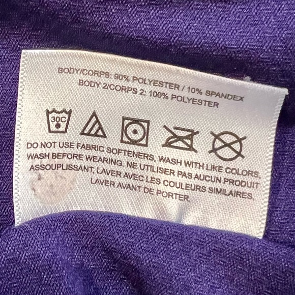 Moving Comfort half zip, size small - Picture 7 of 9